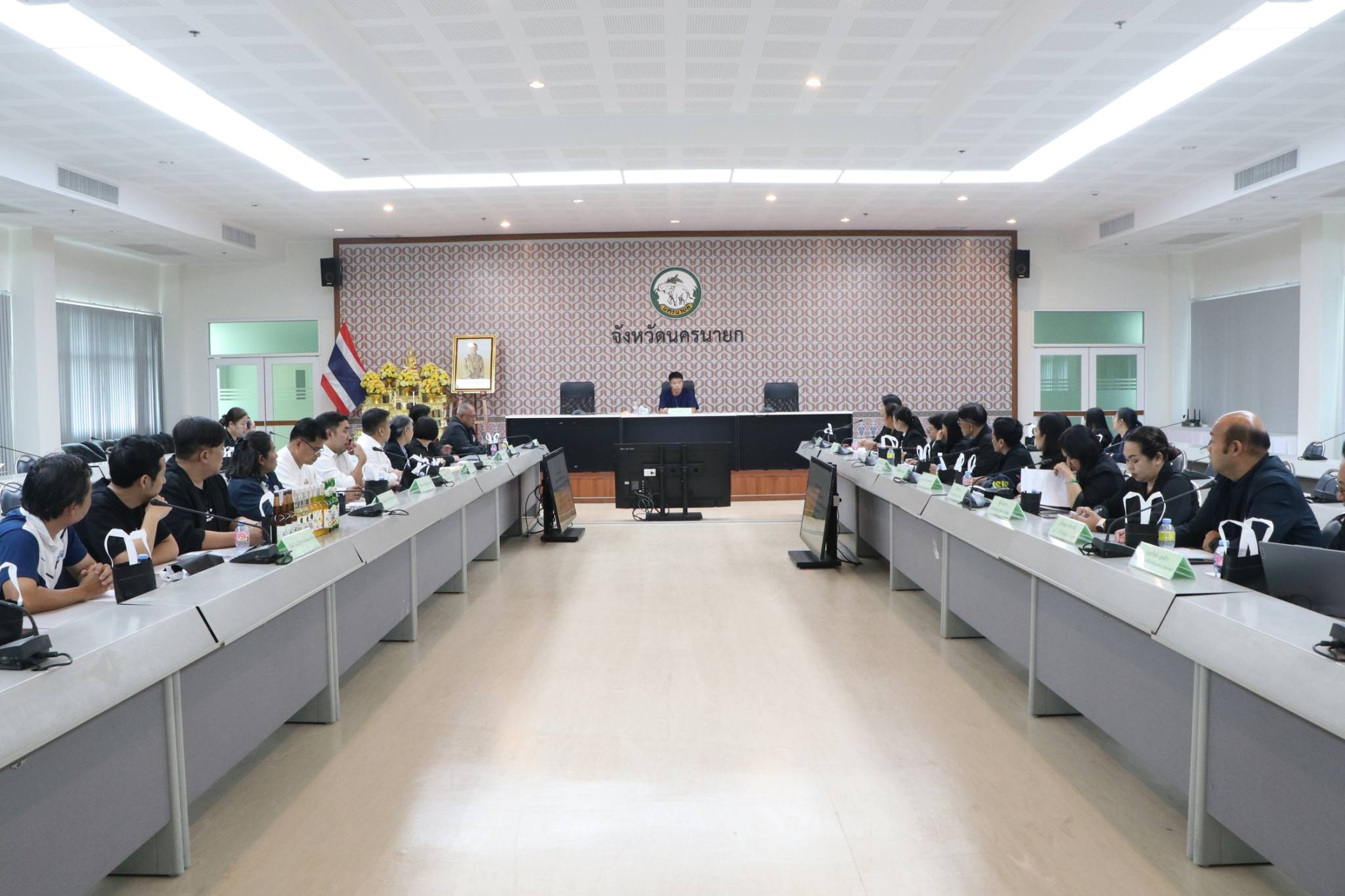 รองผู้ว่าฯ นครนายก ประชุมหารือแนวทางช่วยเหลือสถานประกอบการ ภายใต้โครงการ MOL FRIEND 