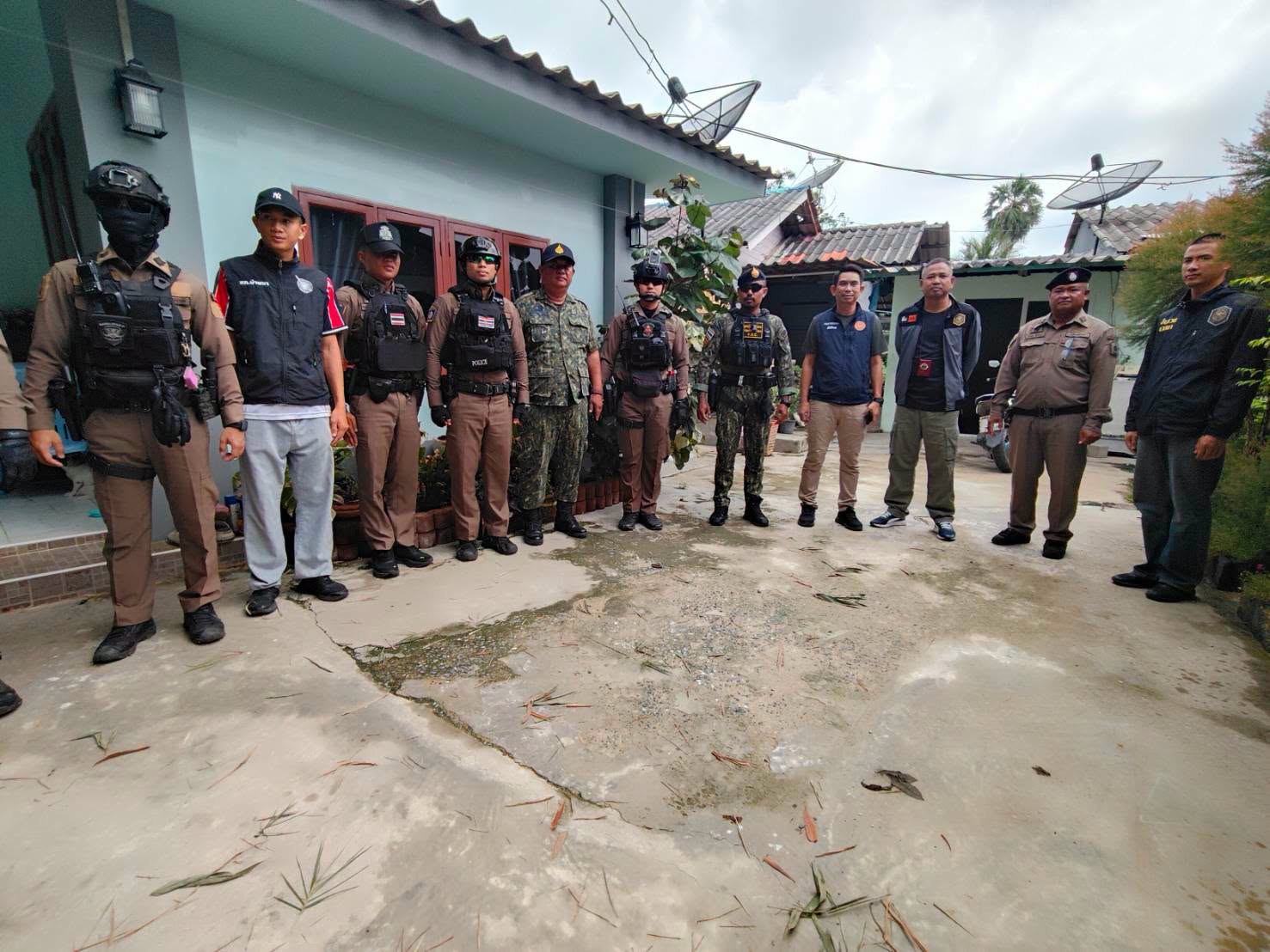 อำเภอบ้านนา ร่วมกับเจ้าหน้าที่ตำรวจลงพื้นที่ตรวจสอบข้อเท็จจริงกรณีสื่อสังคมออนไลน์เผยแพร่ข้อมูล &ldquo;การเปิดบ่อนการพนัน&rdquo;ในพื้นที่