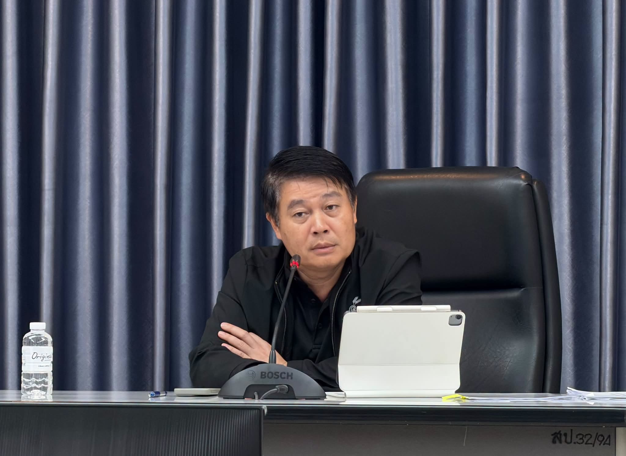 จังหวัดนครนายก ประชุม War Room ติดตามสถานการณ์น้ำ หลังช่วงคืนที่ผ่านมาฝนตกหนักในหลายพื้นที่