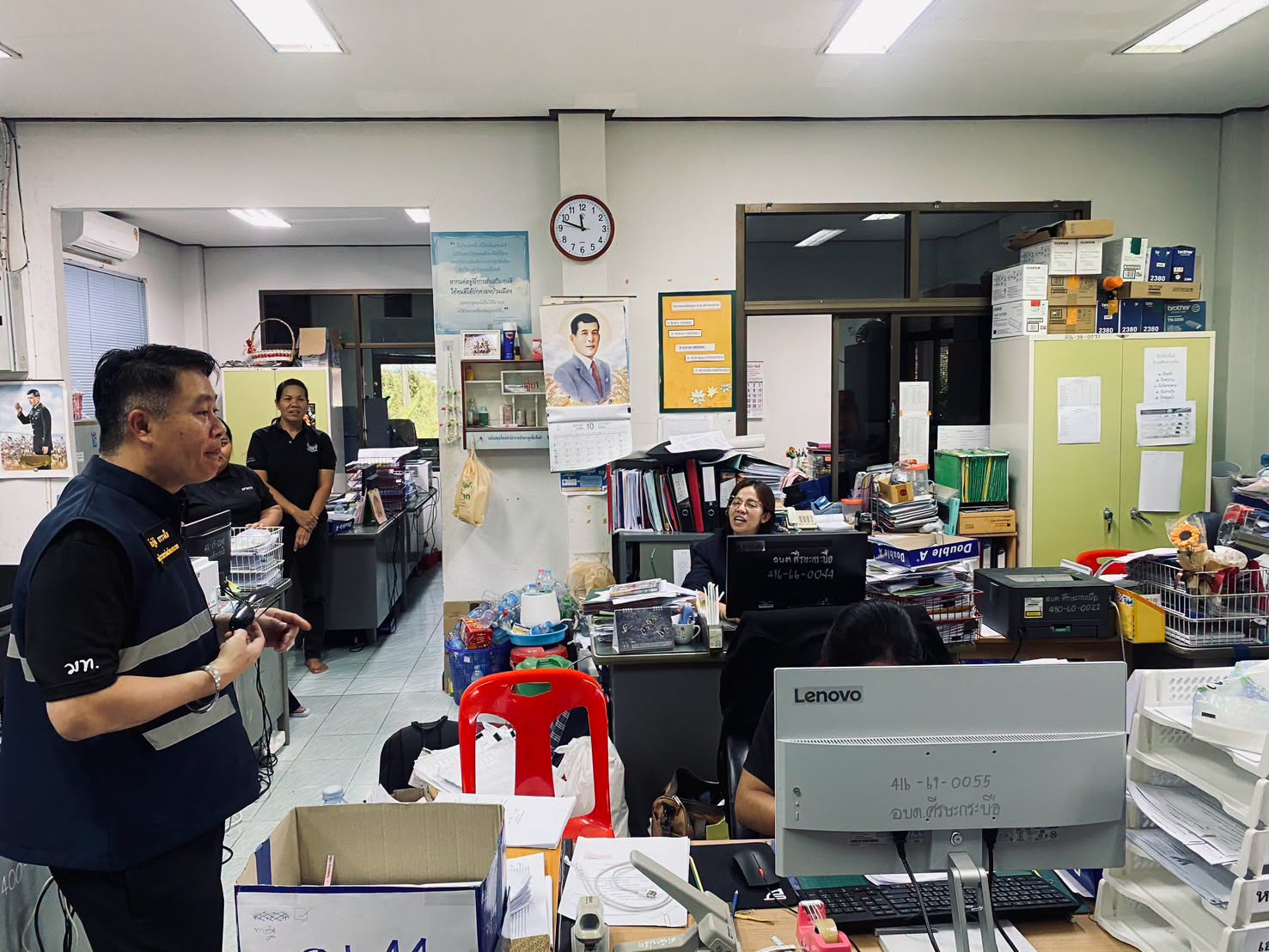  รองผู้ว่าฯ นครนายก ลงพื้นที่ อบต.ศีรษะกระบือ ติดตามการช่วยเหลือผู้ประสบอุทกภัย ย้ำตรวจสอบข้อมูลการเยียวยาให้ถูกต้อง รวดเร็ว พร้อมกำชับท้องที่ดูแลประชาชนอย่างใกล้ชิด