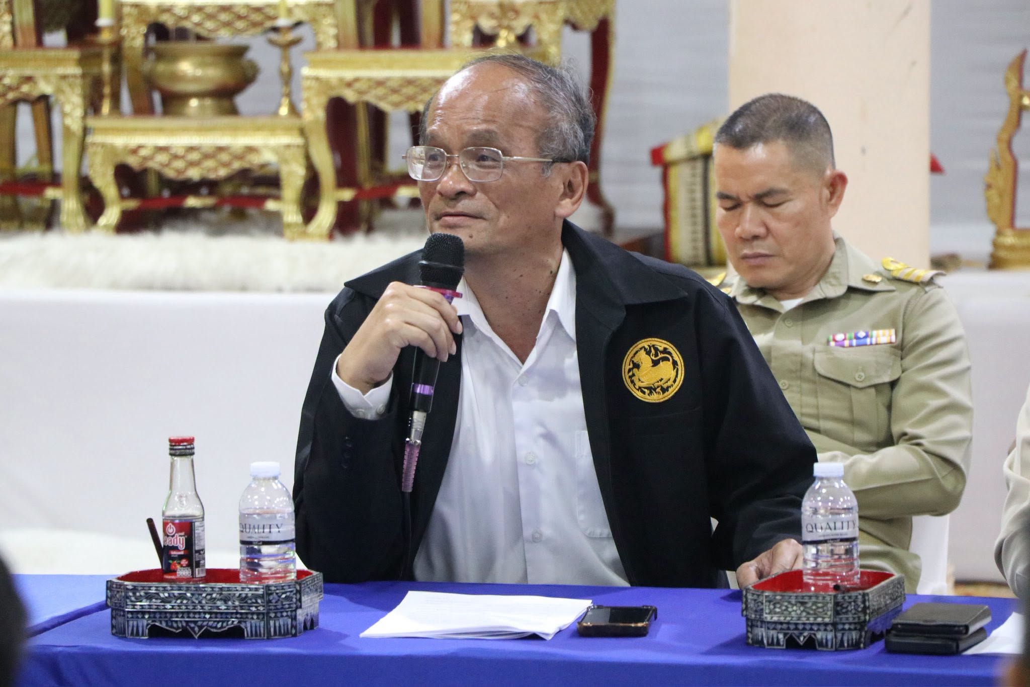 จังหวัดนครนายก ประชุมเตรียมความพร้อมการจัดพิธีถวายดอกไม้จันทน์ งานพระราชพิธีถวายพระเพลิงพระบรมศพ สมเด็จพระนางเจ้าสิริกิติ์ พระบรมราชินีนาถ พระบรมราชชนนีพันปีหลวง