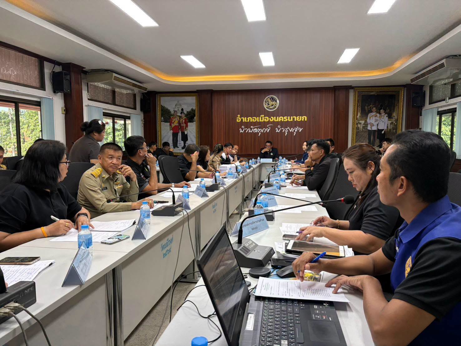 ปศุสัตว์จังหวัดนครนายก ร่วมประชุมพิจารณาช่วยเหลือเกษตรกรผู้ประสบอุทกภัย อนุมัติเงินช่วยเหลือด้านปศุสัตว์ 199,400 บาท